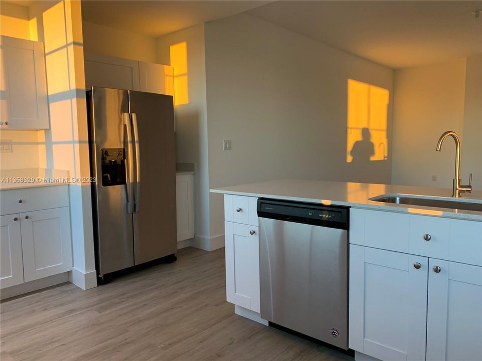 For Rent: $1,980 (1 beds, 1 baths, 681 Square Feet)