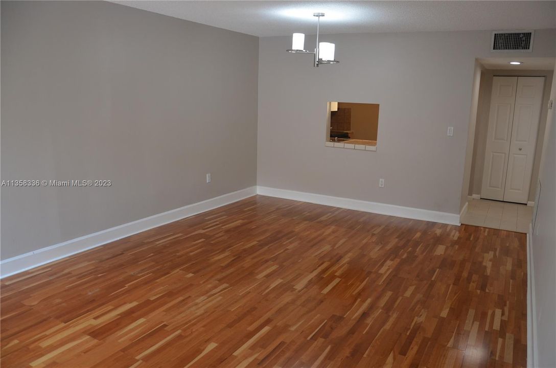 Recently Rented: $1,780 (1 beds, 1 baths, 750 Square Feet)