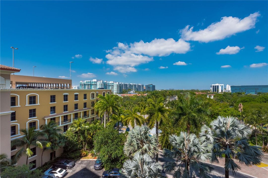 Recently Sold: $590,000 (2 beds, 2 baths, 1400 Square Feet)