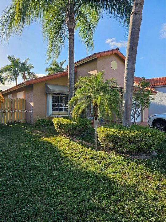 Recently Sold: $548,000 (3 beds, 2 baths, 1471 Square Feet)