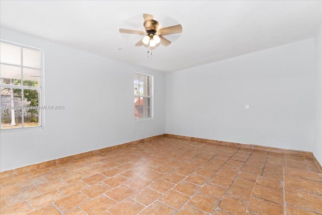 Recientemente alquilado: $3,200 (3 camas, 2 baños, 2409 Pies cuadrados)