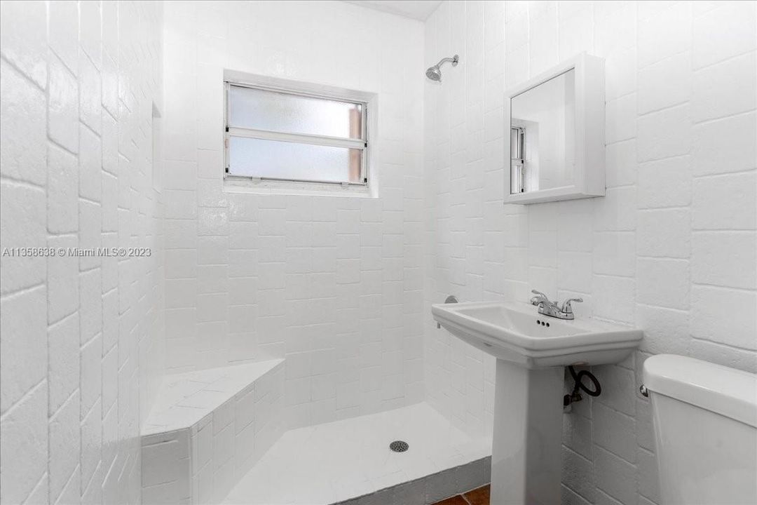 Recientemente alquilado: $3,200 (3 camas, 2 baños, 2409 Pies cuadrados)