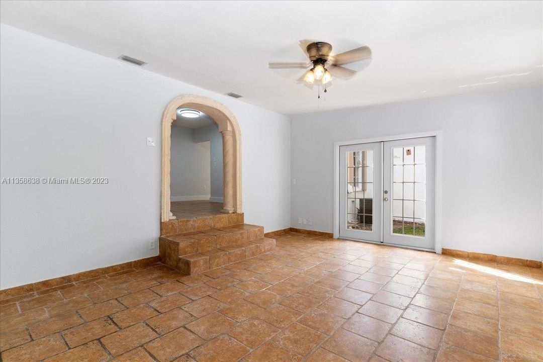 Recientemente alquilado: $3,200 (3 camas, 2 baños, 2409 Pies cuadrados)