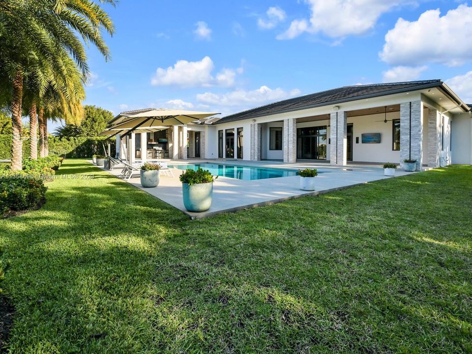 Recently Sold: $3,500,000 (5 beds, 5 baths, 5001 Square Feet)