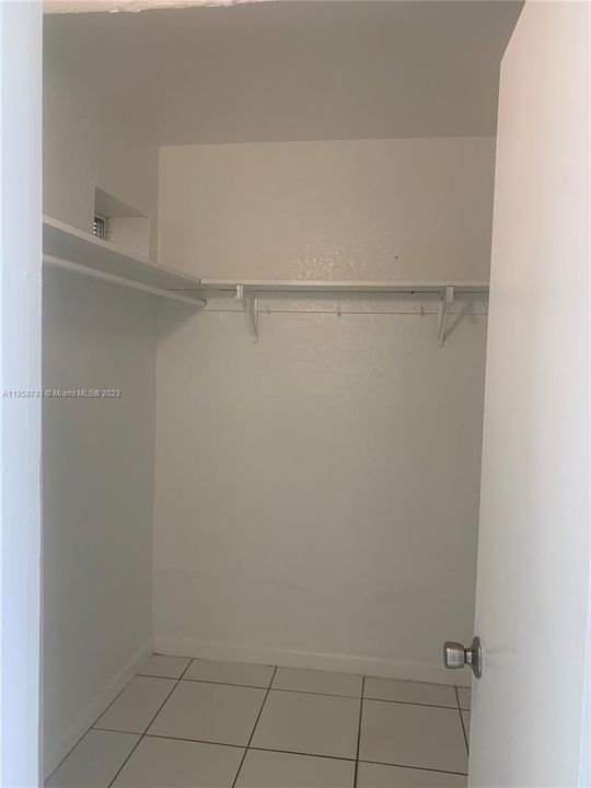 Recently Sold: $207,777 (1 beds, 1 baths, 516 Square Feet)