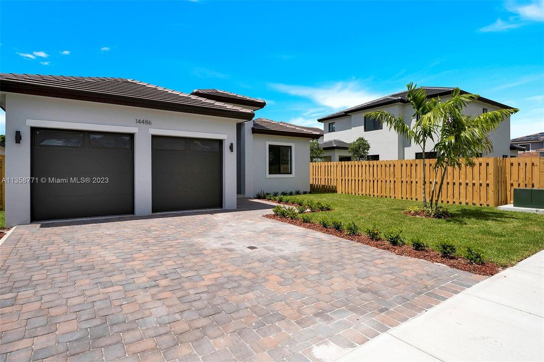 Recently Sold: $1,085,000 (5 beds, 3 baths, 2653 Square Feet)