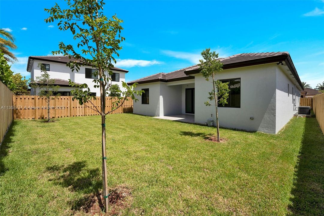 Recently Sold: $1,085,000 (5 beds, 3 baths, 2653 Square Feet)