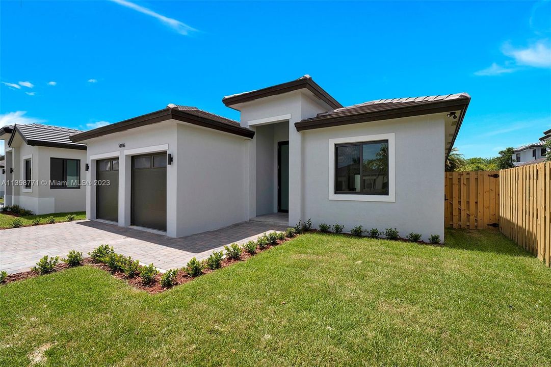 Recently Sold: $1,085,000 (5 beds, 3 baths, 2653 Square Feet)