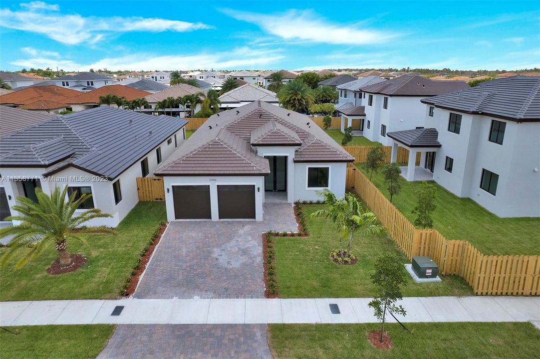 Recently Sold: $1,085,000 (5 beds, 3 baths, 2653 Square Feet)