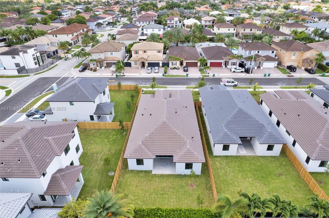 Recently Sold: $1,085,000 (5 beds, 3 baths, 2653 Square Feet)