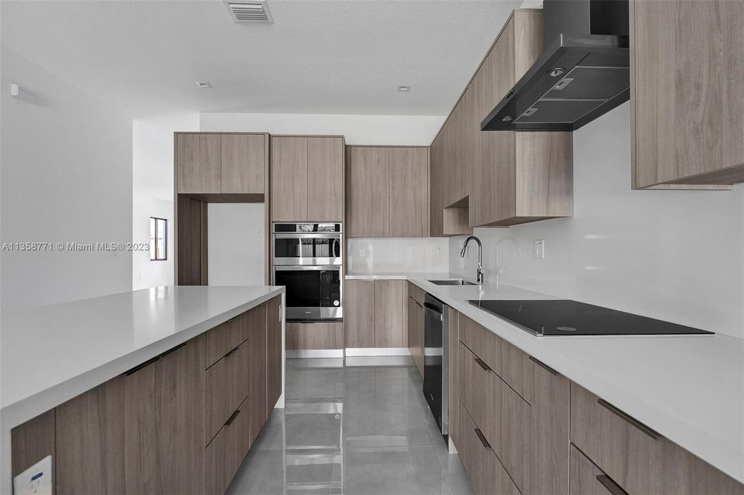 Recently Sold: $1,085,000 (5 beds, 3 baths, 2653 Square Feet)