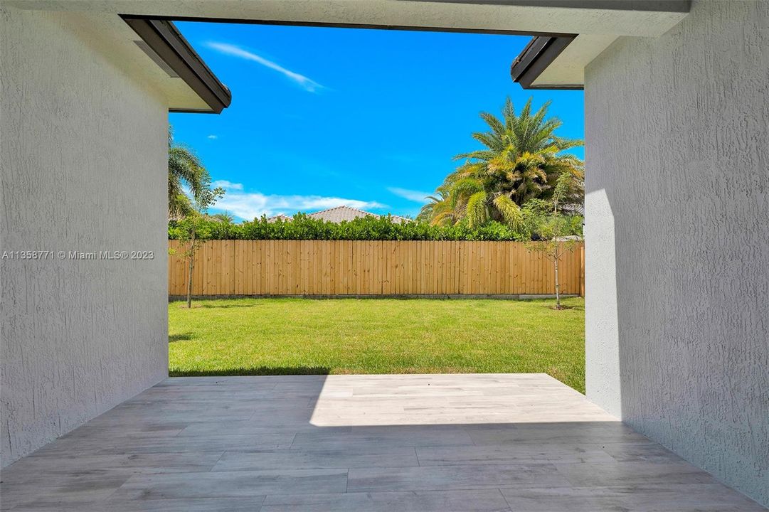 Recently Sold: $1,085,000 (5 beds, 3 baths, 2653 Square Feet)