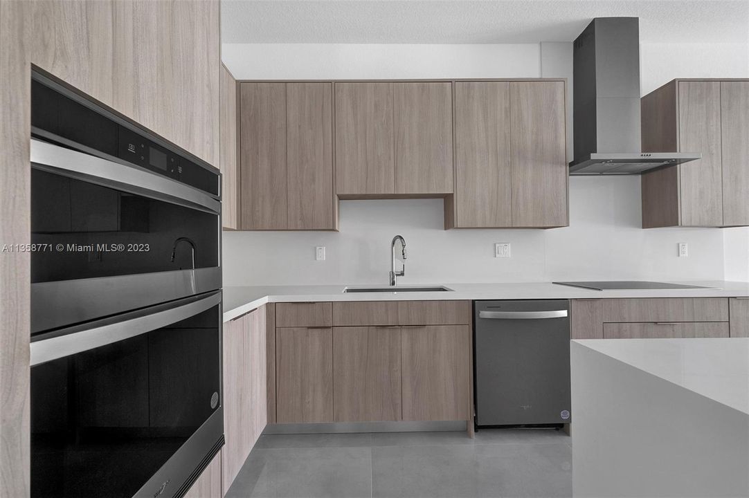 Recently Sold: $1,085,000 (5 beds, 3 baths, 2653 Square Feet)