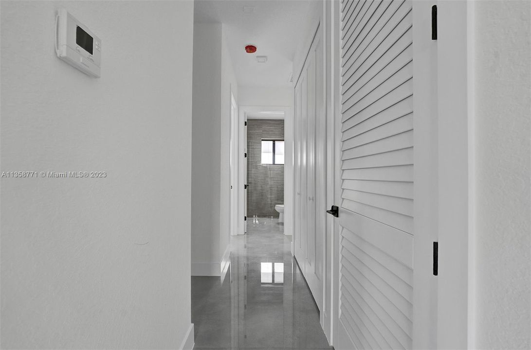 Recently Sold: $1,085,000 (5 beds, 3 baths, 2653 Square Feet)