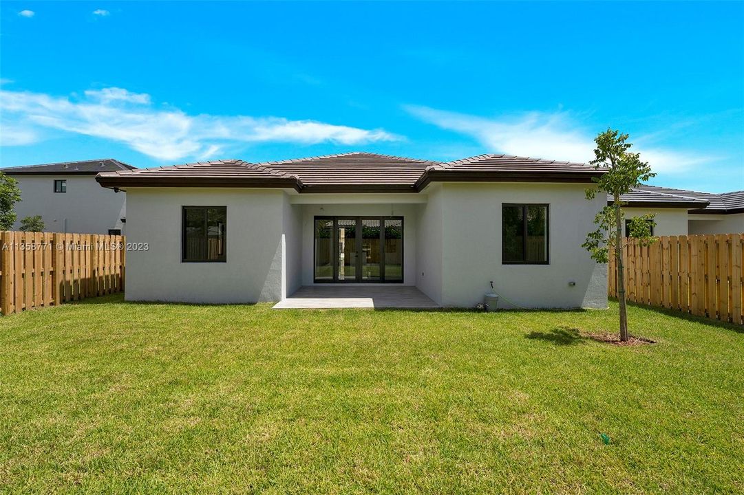 Recently Sold: $1,085,000 (5 beds, 3 baths, 2653 Square Feet)