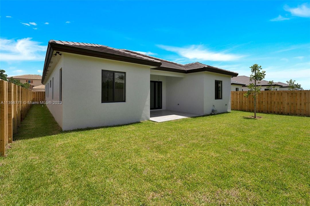 Recently Sold: $1,085,000 (5 beds, 3 baths, 2653 Square Feet)