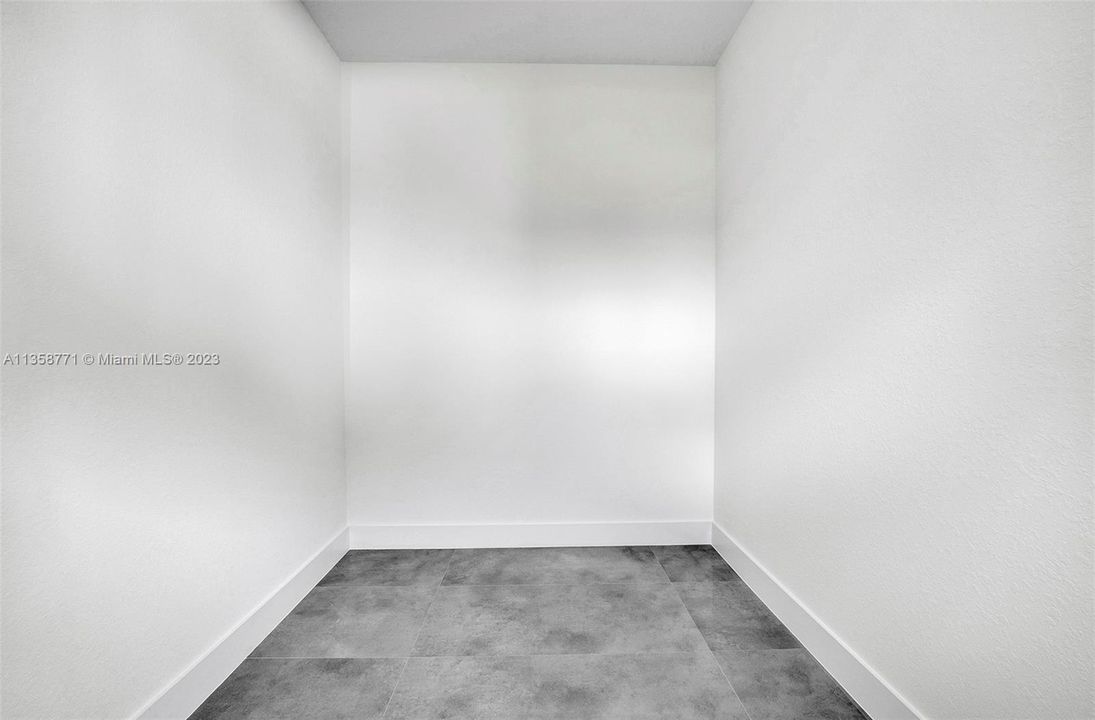 Recently Sold: $1,085,000 (5 beds, 3 baths, 2653 Square Feet)