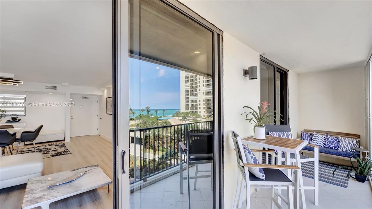 Recently Sold: $1,125,000 (2 beds, 2 baths, 1170 Square Feet)