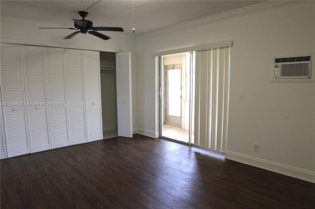 Recently Sold: $99,900 (1 beds, 1 baths, 702 Square Feet)