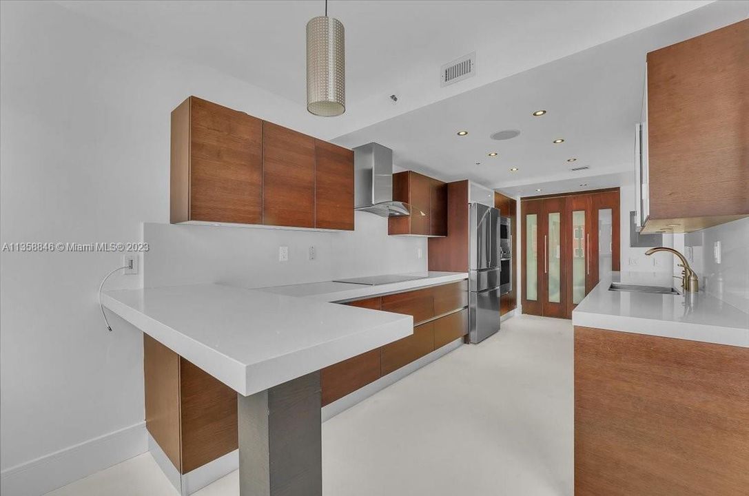 Recently Sold: $1,249,000 (2 beds, 2 baths, 1895 Square Feet)