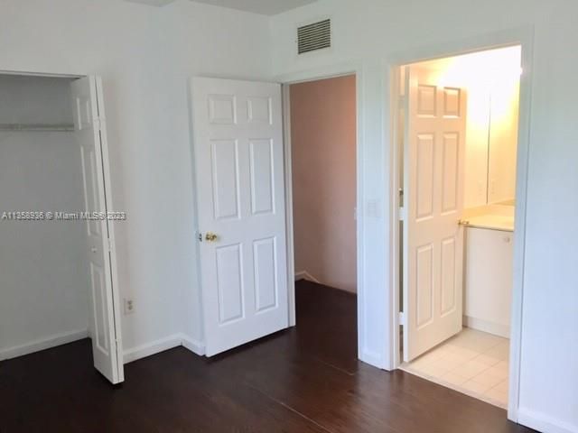 Recently Rented: $2,300 (2 beds, 2 baths, 1056 Square Feet)