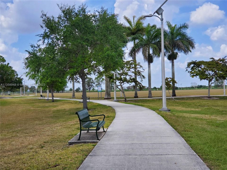 Jogging trail in Chuck Pezoldt Park