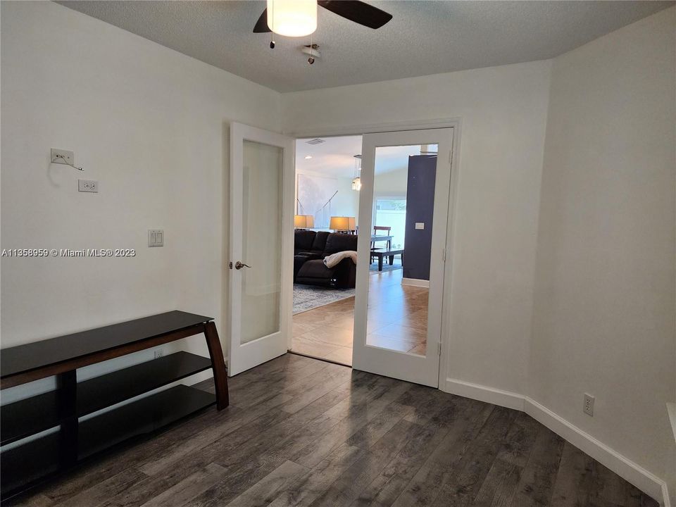 Recently Rented: $3,500 (4 beds, 2 baths, 1678 Square Feet)