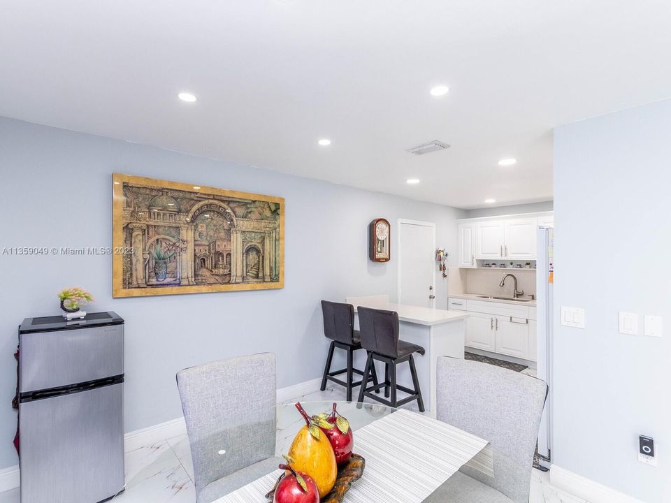 Recently Sold: $575,000 (3 beds, 2 baths, 1400 Square Feet)