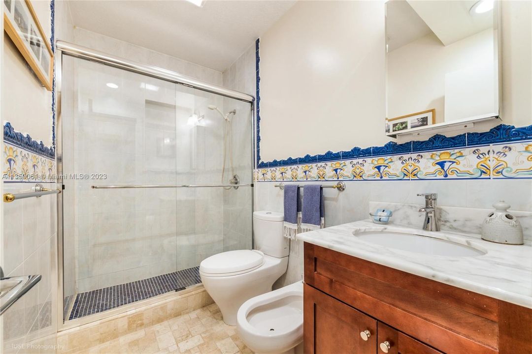 最近售出: $1,300,000 (3 贝兹, 2 浴室, 1366 平方英尺)