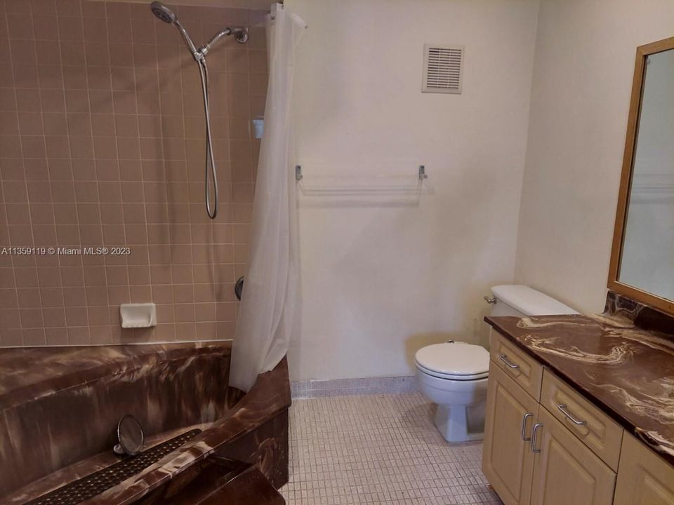 最近售出: $400,000 (3 贝兹, 2 浴室, 2282 平方英尺)