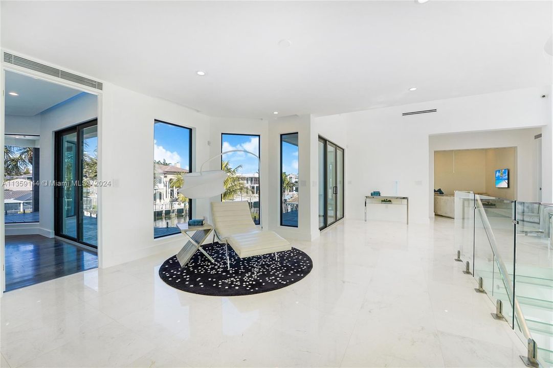 For Sale: $5,499,000 (5 beds, 5 baths, 4916 Square Feet)