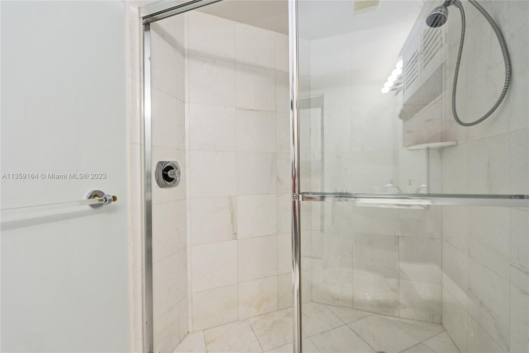 最近租的: $3,800 (2 贝兹, 2 浴室, 1361 平方英尺)