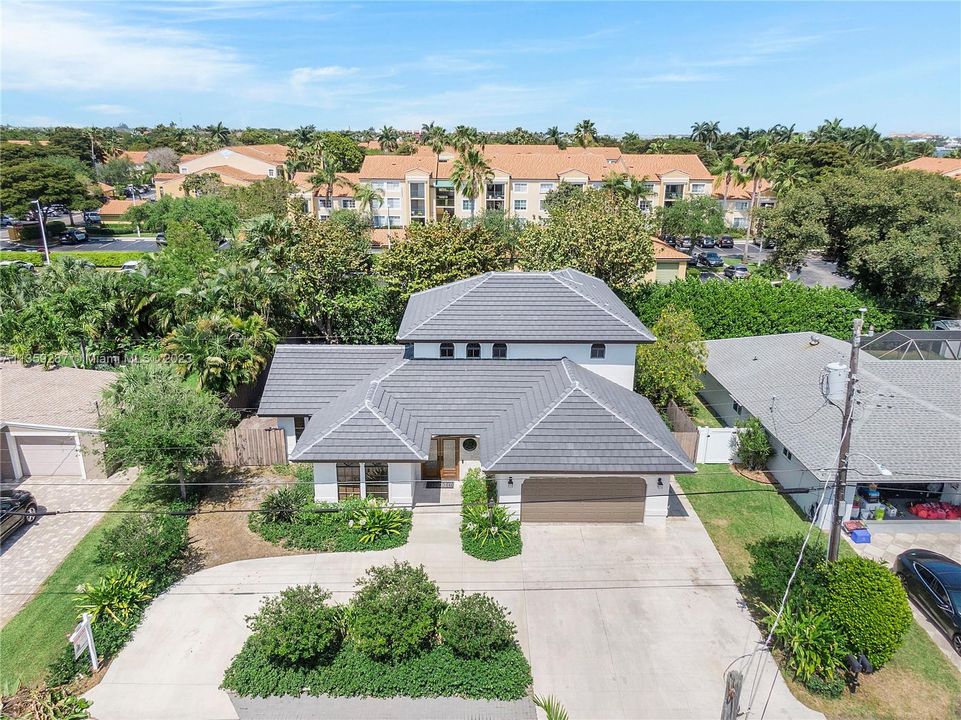 Active With Contract: $1,099,000 (3 beds, 3 baths, 2746 Square Feet)