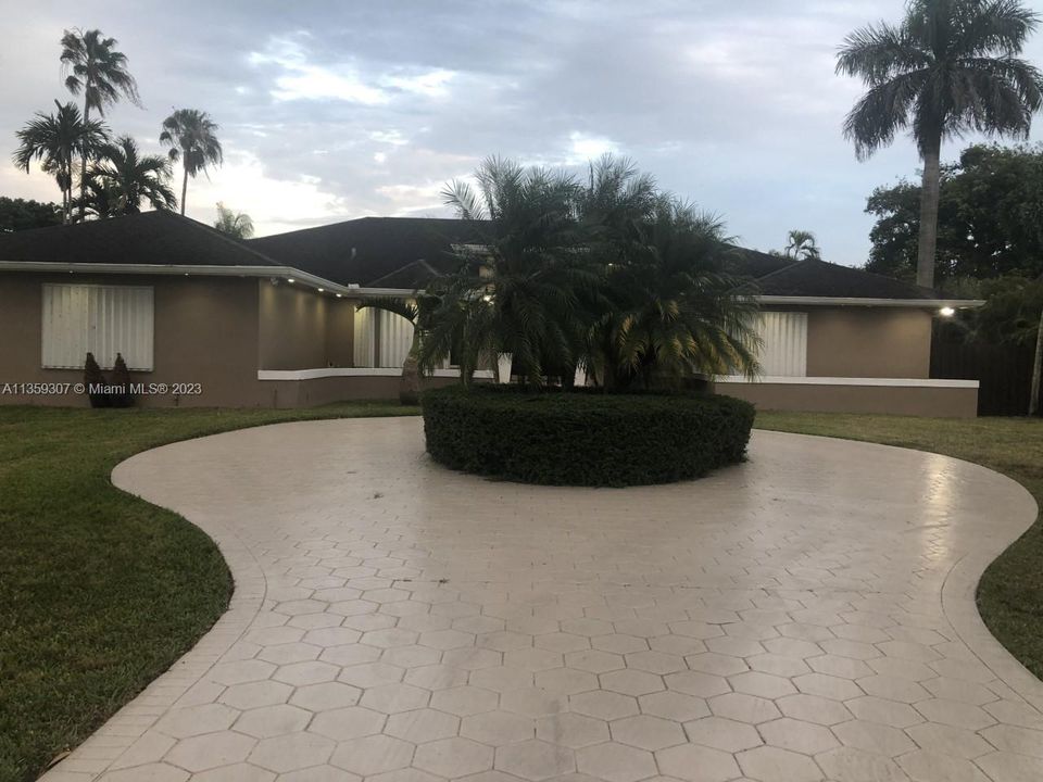 Recently Rented: $5,250 (4 beds, 3 baths, 3620 Square Feet)