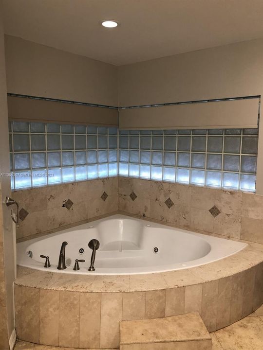 Recently Rented: $5,250 (4 beds, 3 baths, 3620 Square Feet)