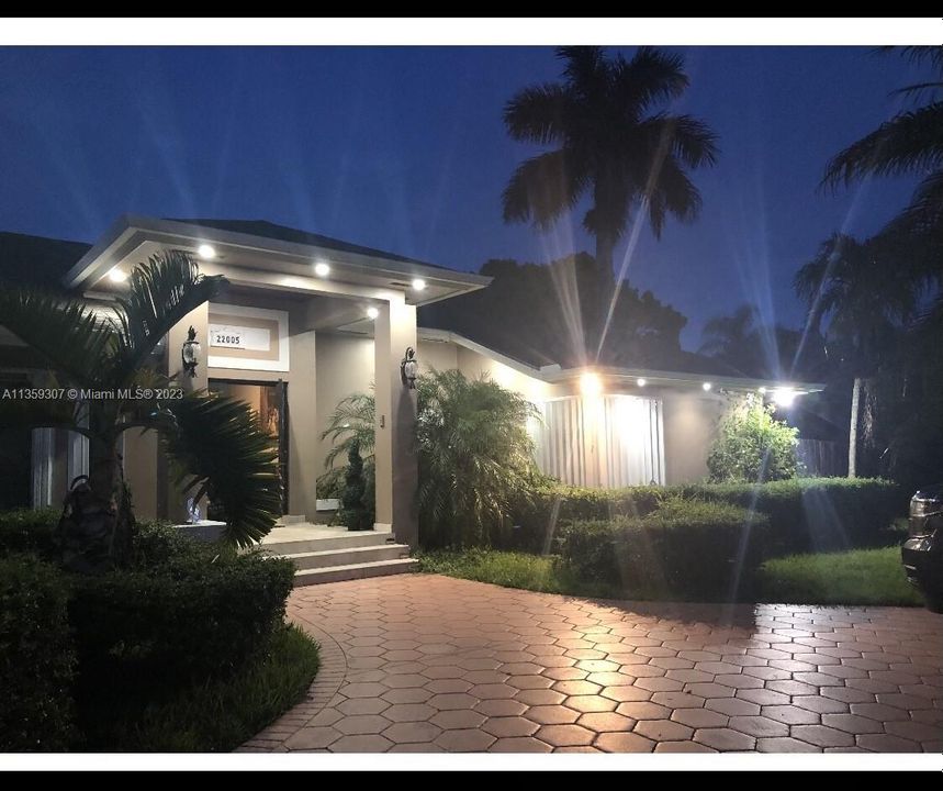 Recently Rented: $5,250 (4 beds, 3 baths, 3620 Square Feet)