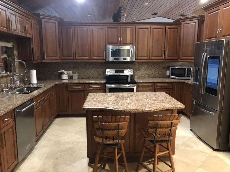 Recently Rented: $5,250 (4 beds, 3 baths, 3620 Square Feet)