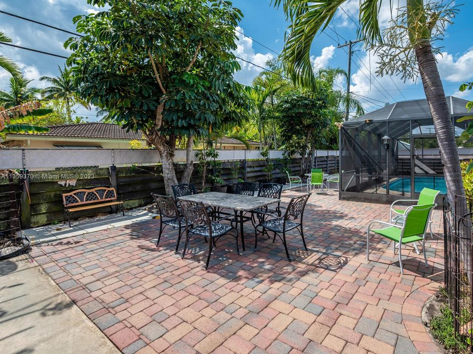 Recently Sold: $799,000 (3 beds, 2 baths, 1492 Square Feet)