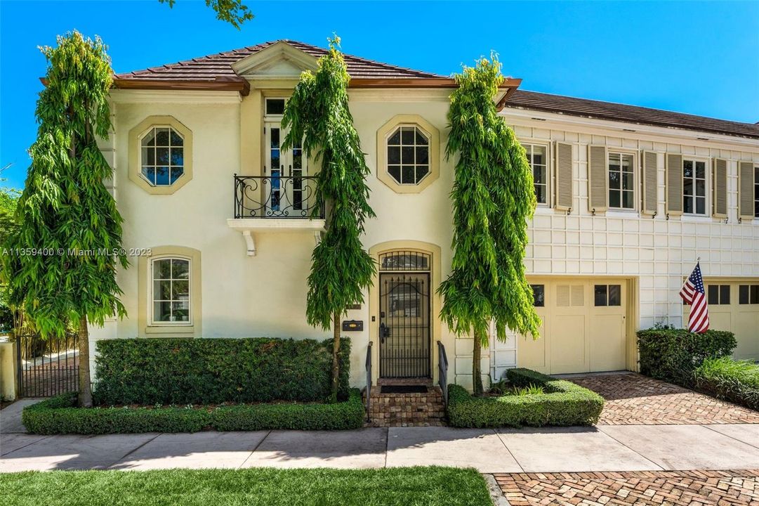 Recently Sold: $2,850,000 (3 beds, 3 baths, 3129 Square Feet)