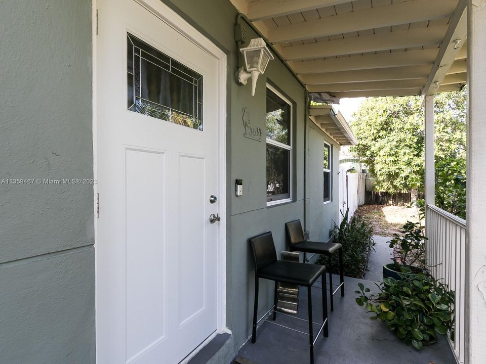 Recently Sold: $315,000 (2 beds, 2 baths, 680 Square Feet)