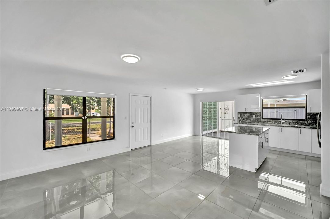 Recently Sold: $485,000 (3 beds, 2 baths, 1188 Square Feet)