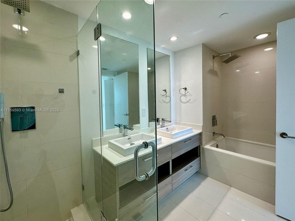 最近租的: $4,900 (2 贝兹, 2 浴室, 1332 平方英尺)