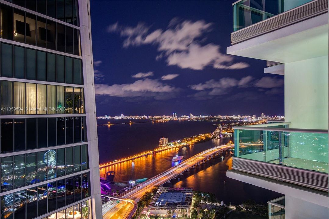 Recently Sold: $1,995,000 (3 beds, 3 baths, 2577 Square Feet)