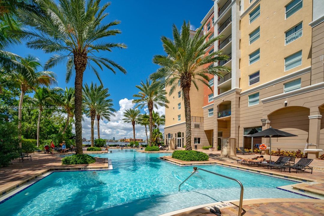 Recently Rented: $3,950 (3 beds, 2 baths, 1353 Square Feet)