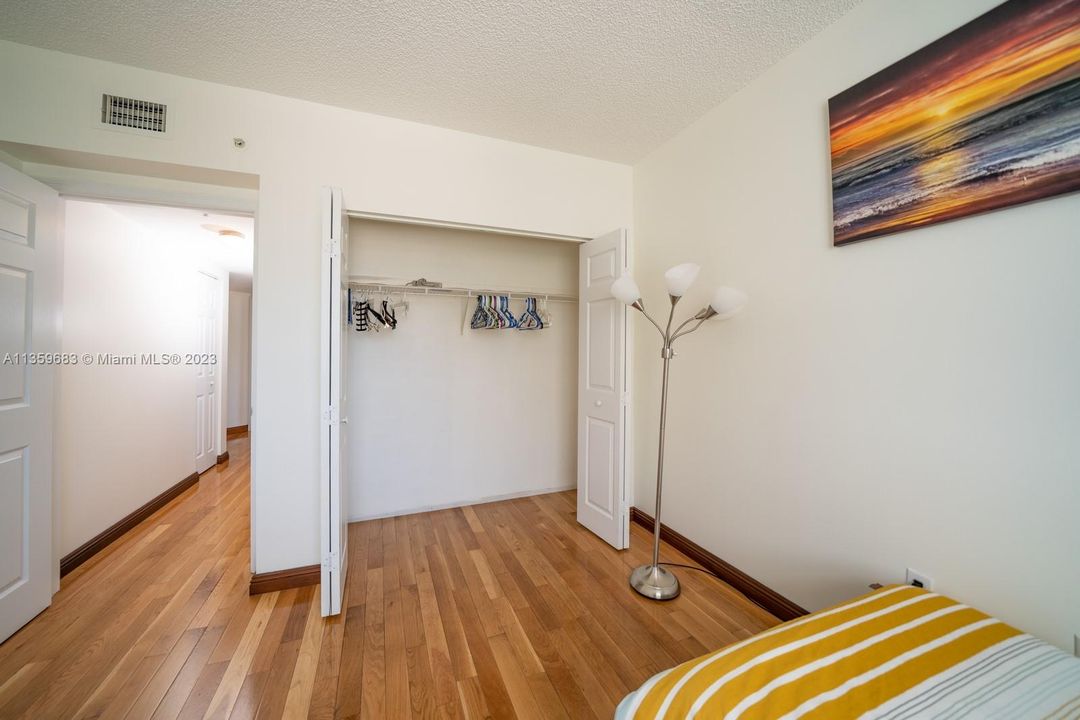 Recently Rented: $3,950 (3 beds, 2 baths, 1353 Square Feet)