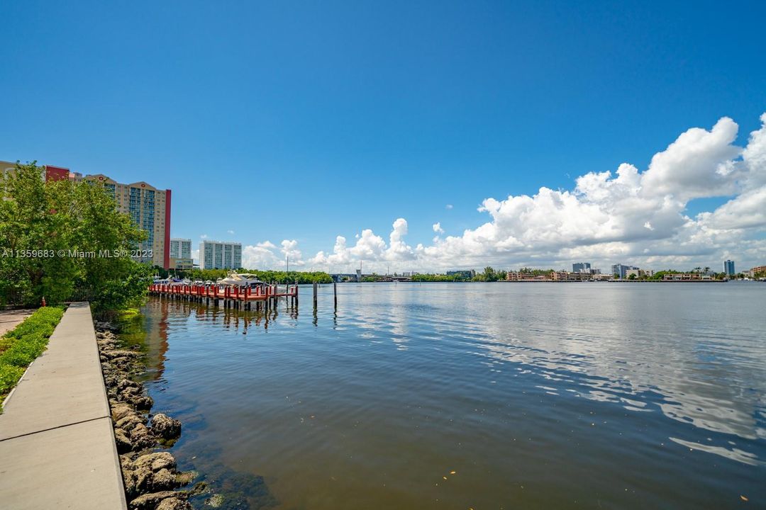 Recently Rented: $3,950 (3 beds, 2 baths, 1353 Square Feet)