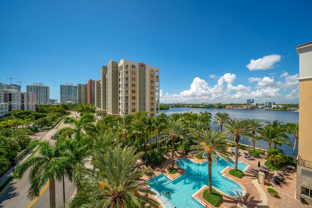 Recently Rented: $3,950 (3 beds, 2 baths, 1353 Square Feet)