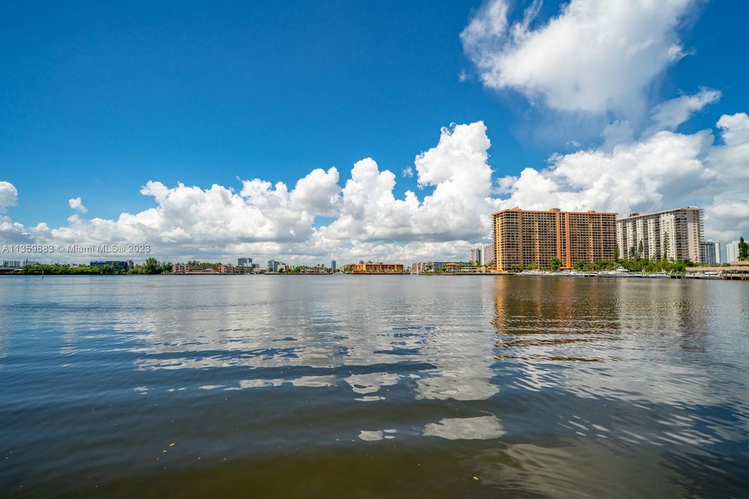 Recently Rented: $3,950 (3 beds, 2 baths, 1353 Square Feet)