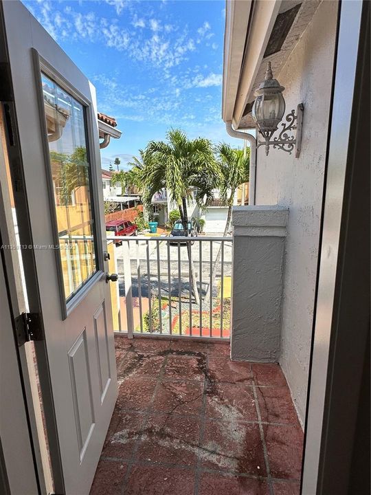 Recently Rented: $3,195 (3 beds, 2 baths, 1790 Square Feet)