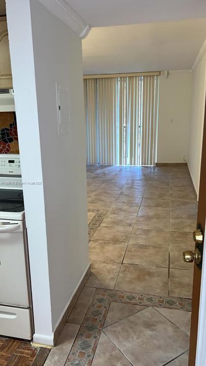 Recently Rented: $2,000 (1 beds, 1 baths, 705 Square Feet)